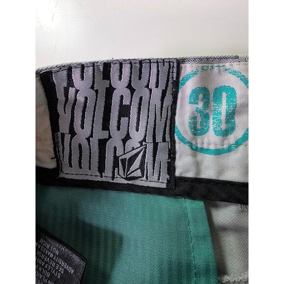 VOLCOM Gray Plaid Casual Skater Active Outdoor Board Sport Shorts SZ 30 - Picture 3 of 8